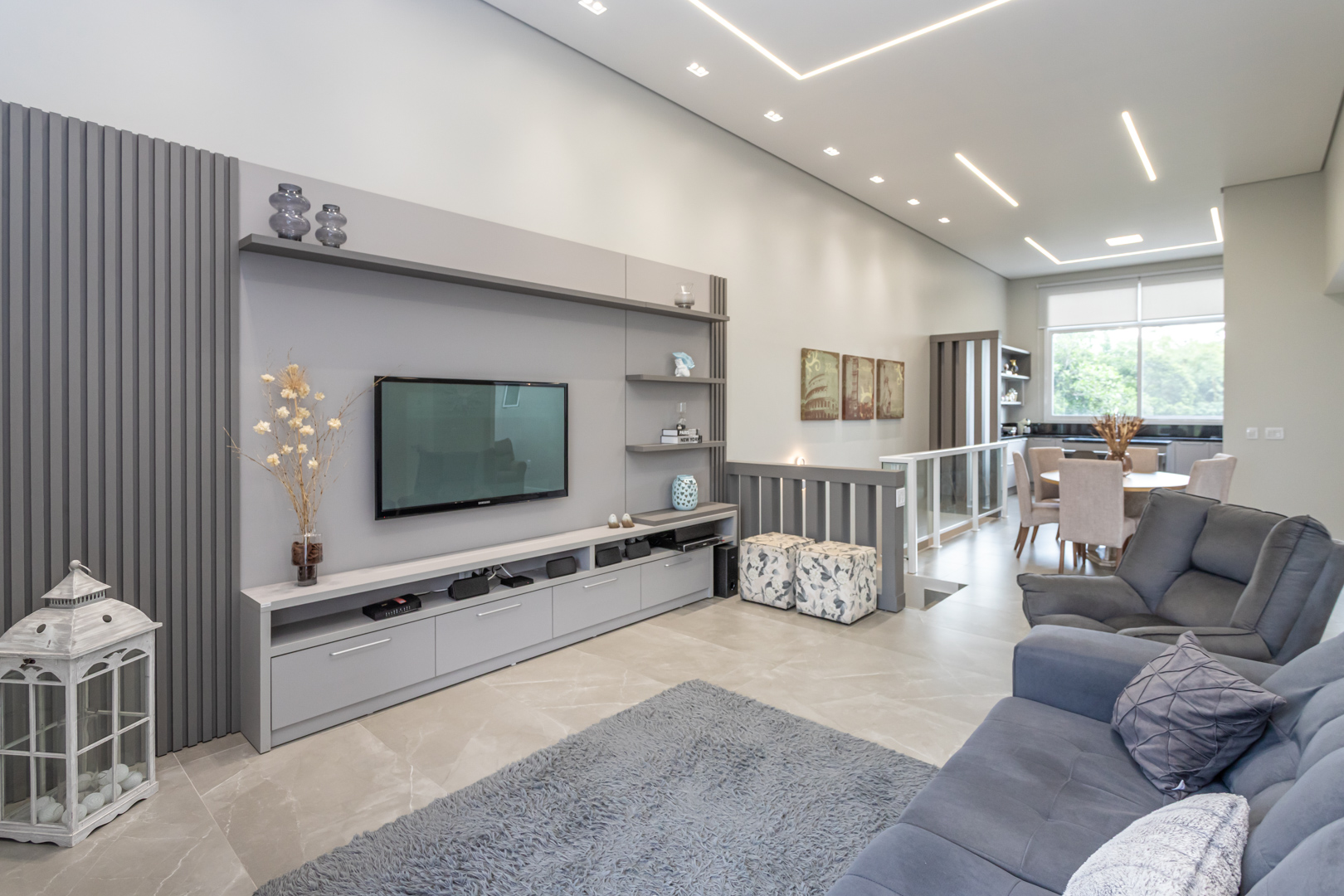 Casa em Condomínio à venda com 225m², 3 quartos, 4 vagas no bairro Vila Nova em Porto Alegre