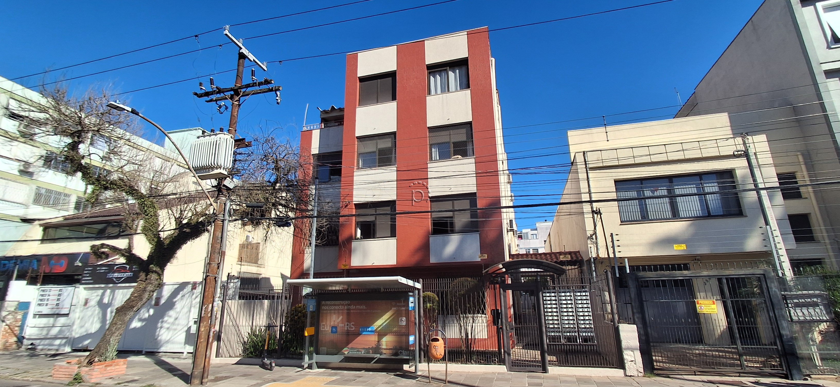 Apartamento para alugar com 45m², 1 quarto no bairro Menino Deus em Porto Alegre