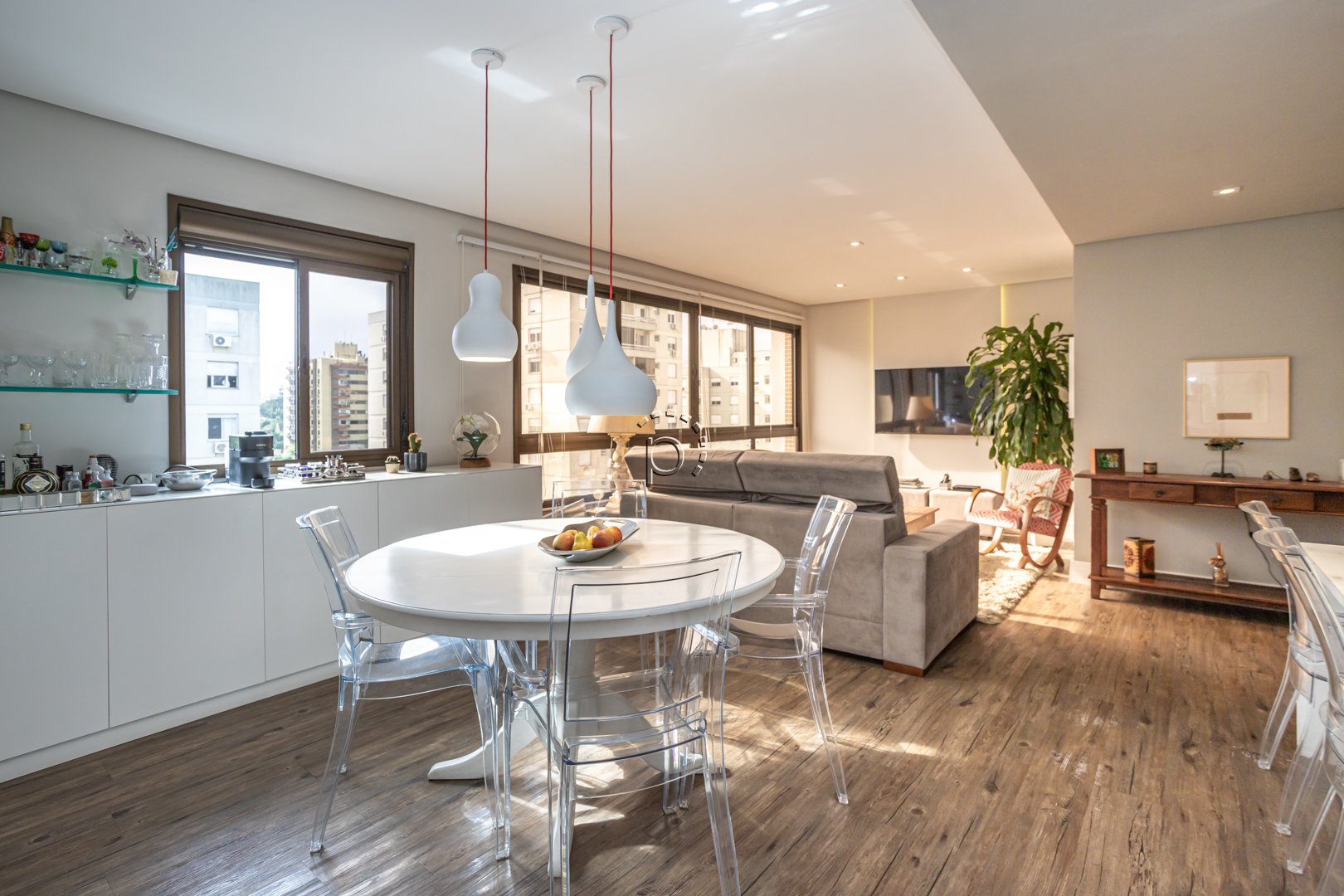 Apartamento para alugar com 90m², 2 quartos, 1 suíte, 2 vagas no bairro Tristeza em Porto Alegre