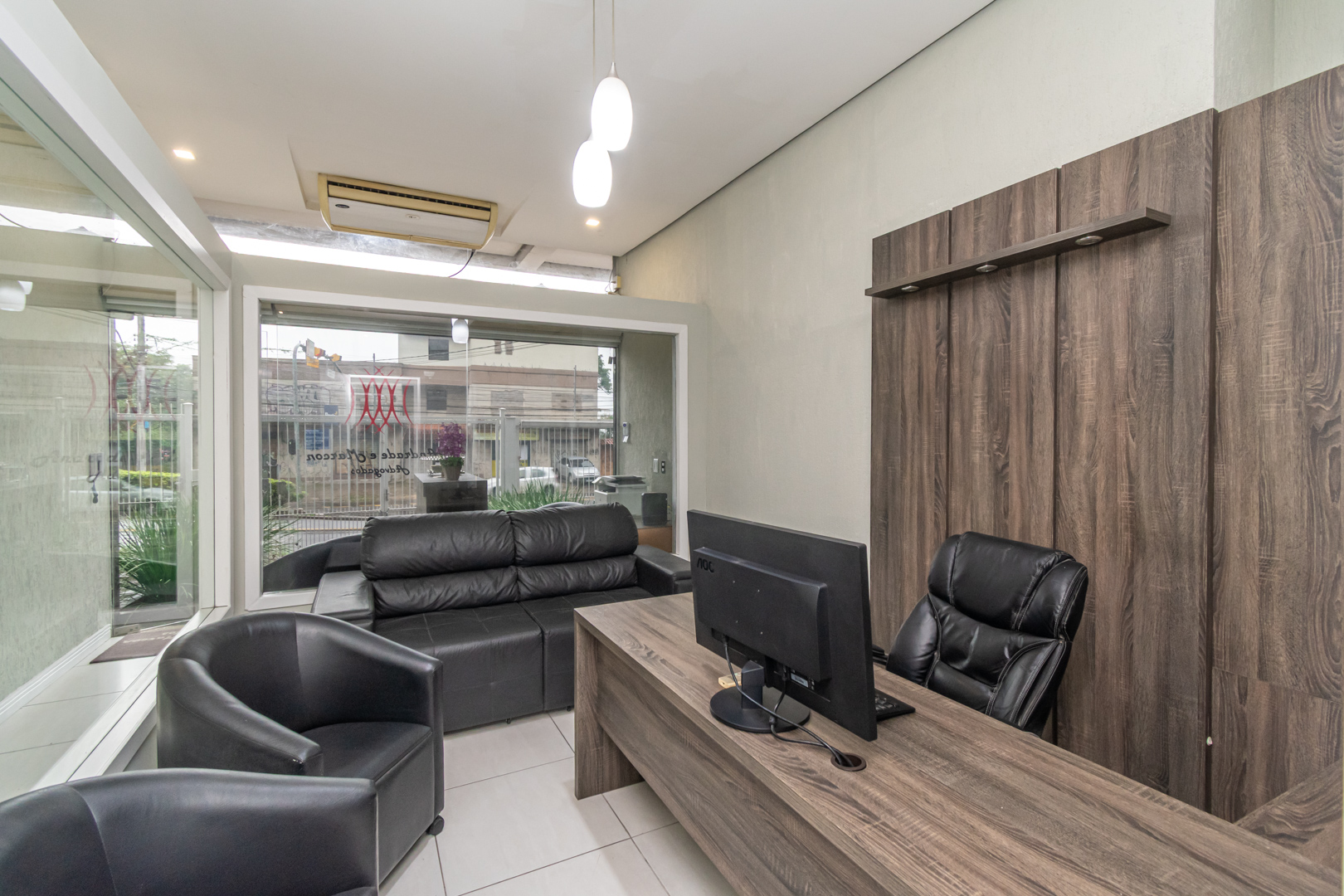 Sala para alugar com 56m² no bairro Tristeza em Porto Alegre