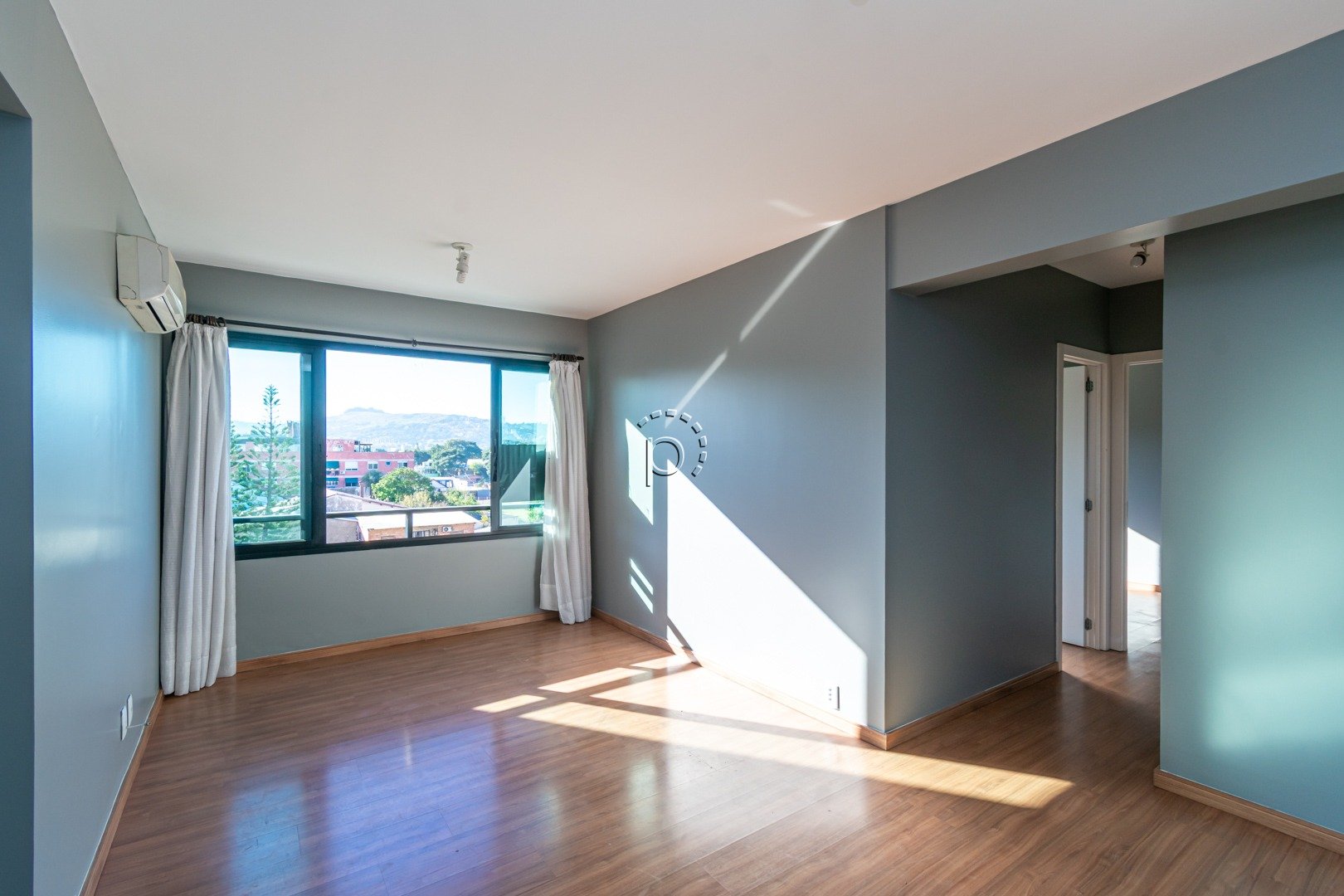 Apartamento à venda com 60m², 2 quartos, 1 suíte, 2 vagas no bairro Camaquã em Porto Alegre