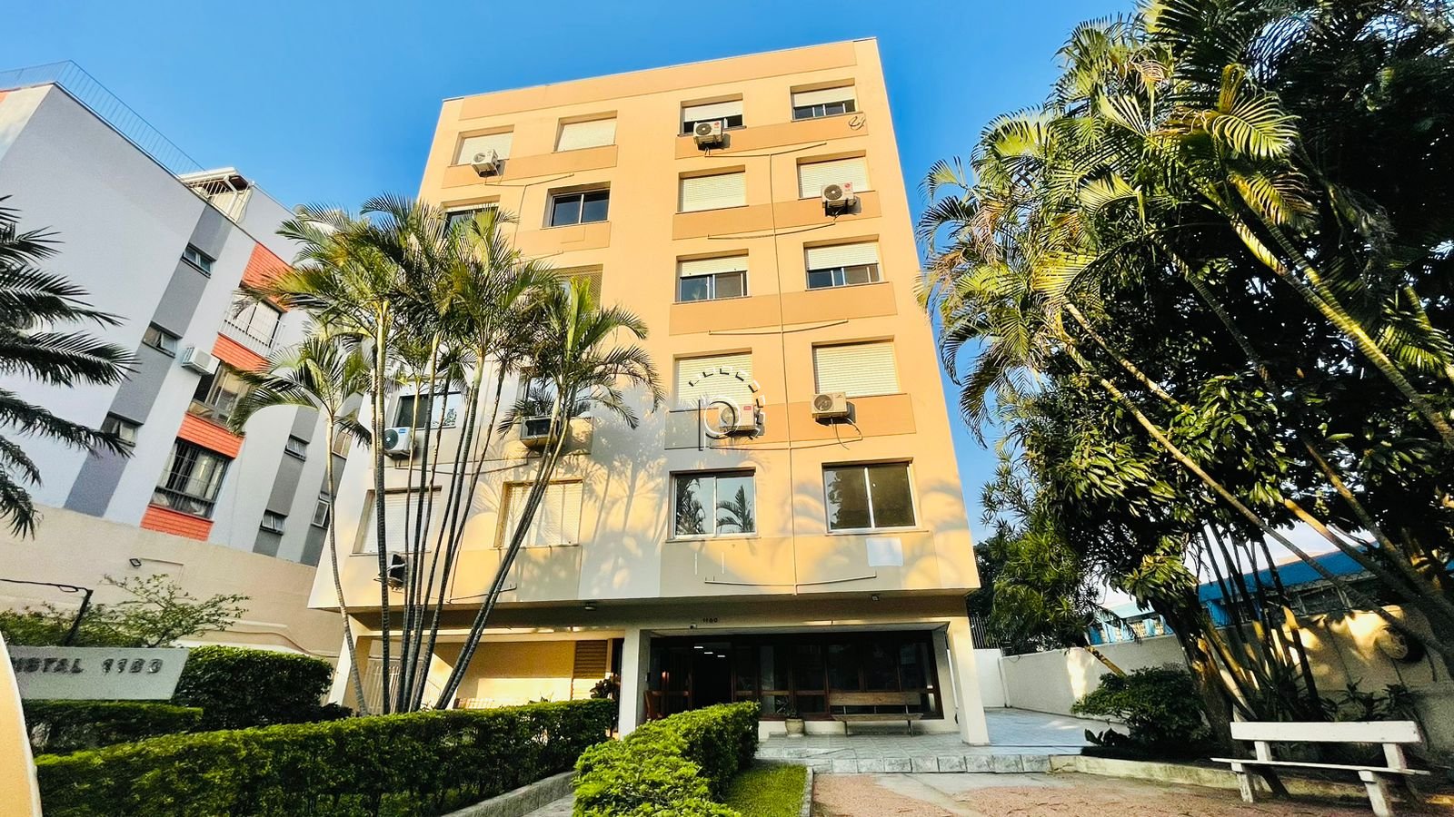 Apartamento à venda com 65m², 2 quartos no bairro Cristal em Porto Alegre