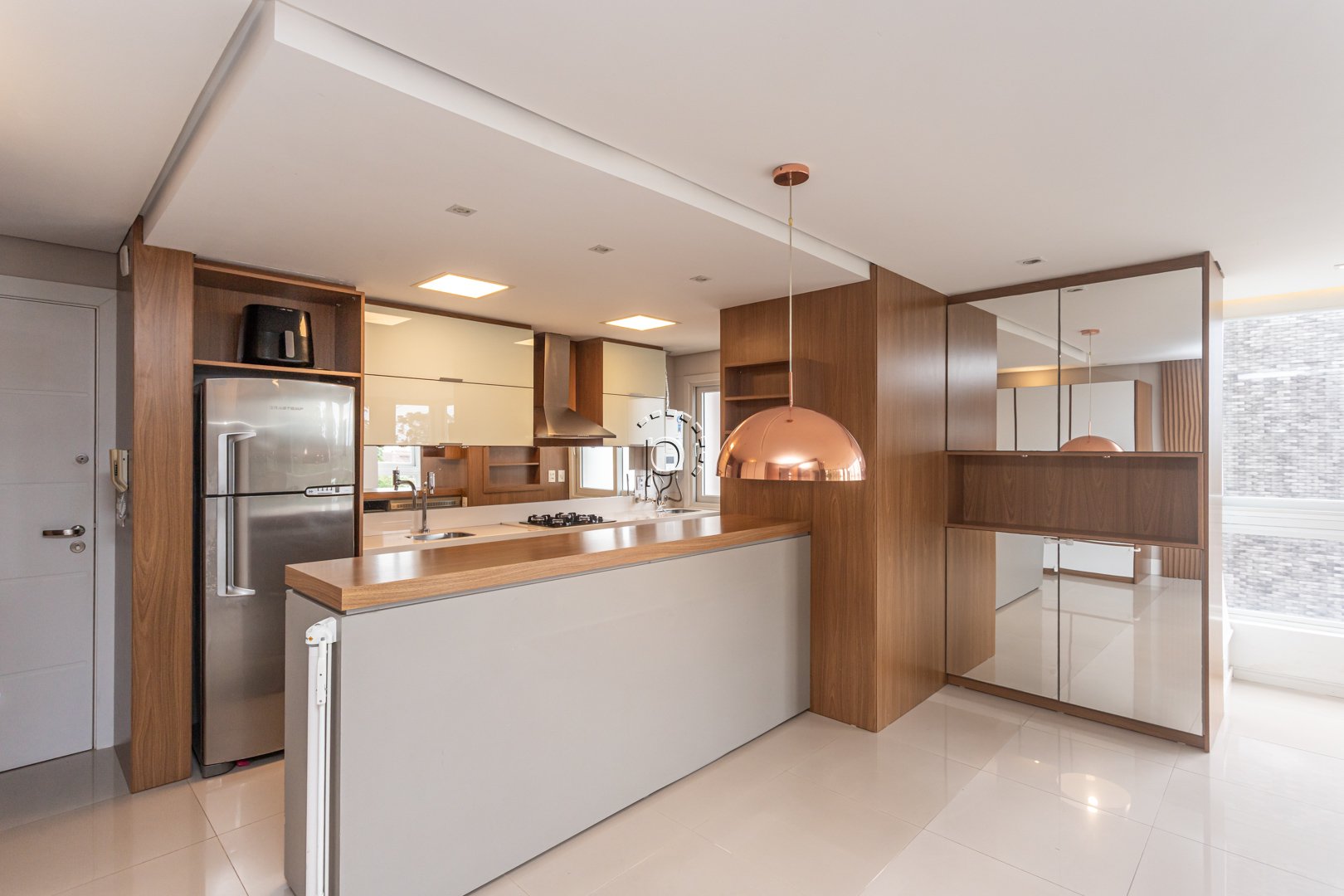 Apartamento para alugar com 90m², 3 quartos, 1 suíte, 1 vaga no bairro Tristeza em Porto Alegre