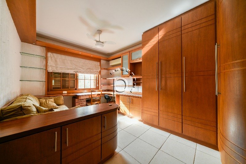 Casa em Condomínio para alugar com 484m², 4 quartos no bairro Terra Ville em Porto Alegre - Foto 15