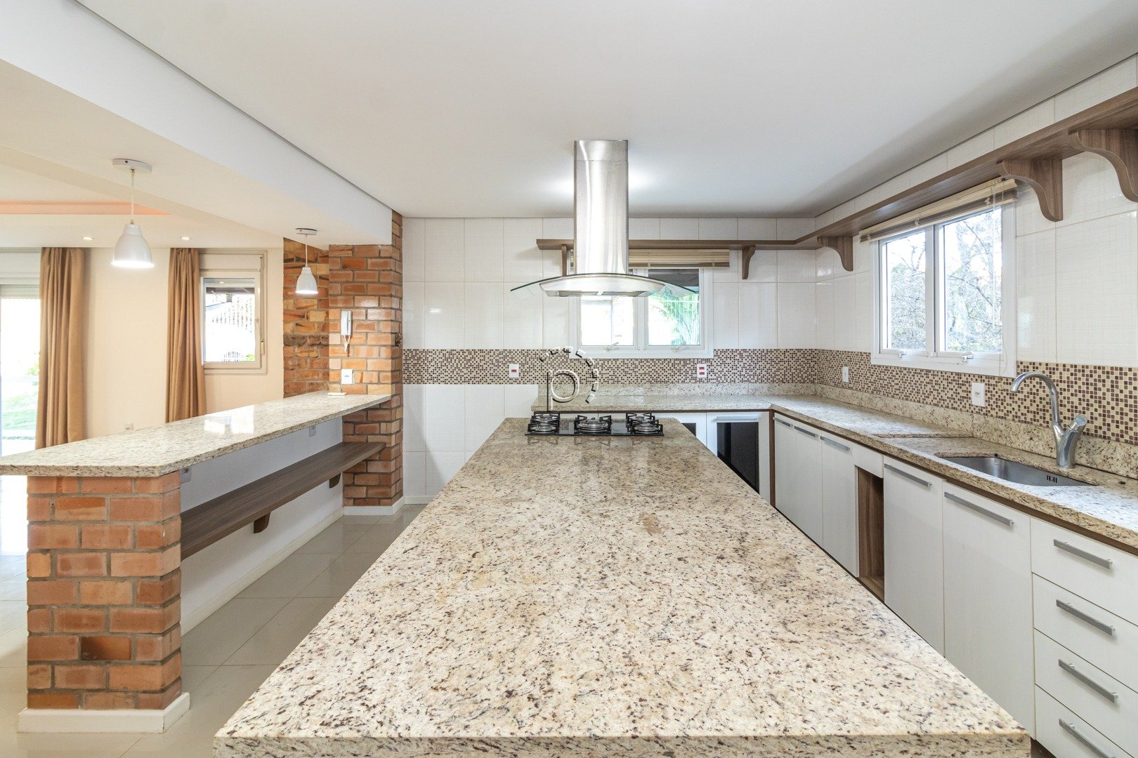 Casa para alugar com 308m², 2 quartos, 1 suíte no bairro Hípica em Porto Alegre - Foto 6