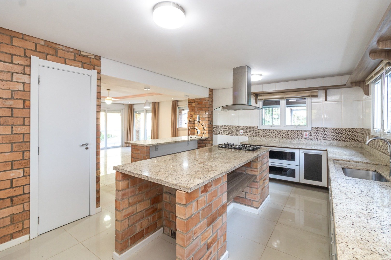 Casa para alugar com 308m², 2 quartos, 1 suíte no bairro Hípica em Porto Alegre - Foto 7