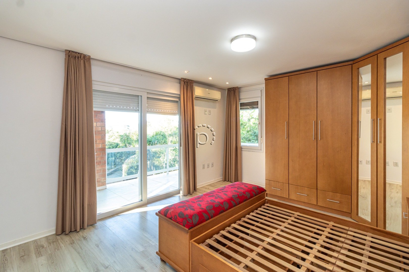 Casa para alugar com 308m², 2 quartos, 1 suíte no bairro Hípica em Porto Alegre - Foto 13