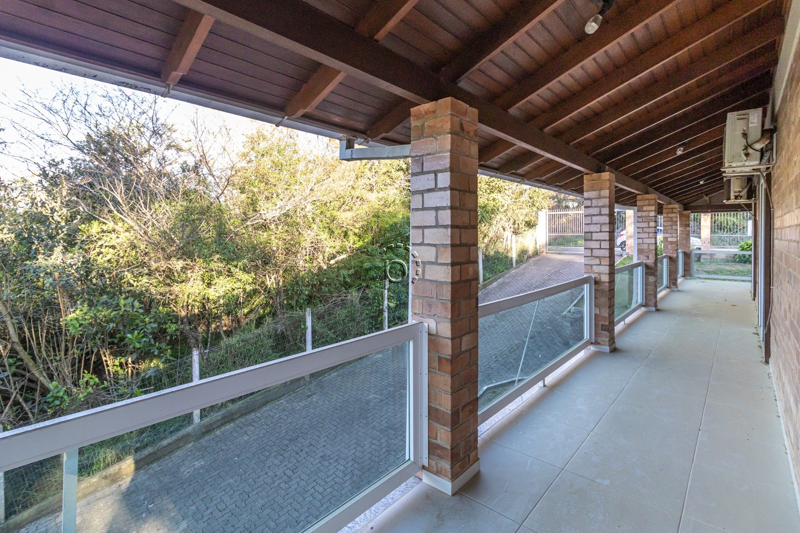 Casa para alugar com 308m², 2 quartos, 1 suíte no bairro Hípica em Porto Alegre - Foto 23