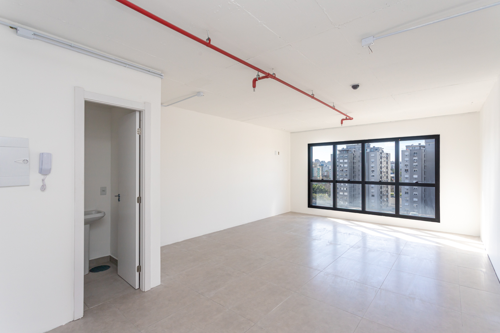 Sala para alugar com 40m² no bairro Menino Deus em Porto Alegre - Foto 2