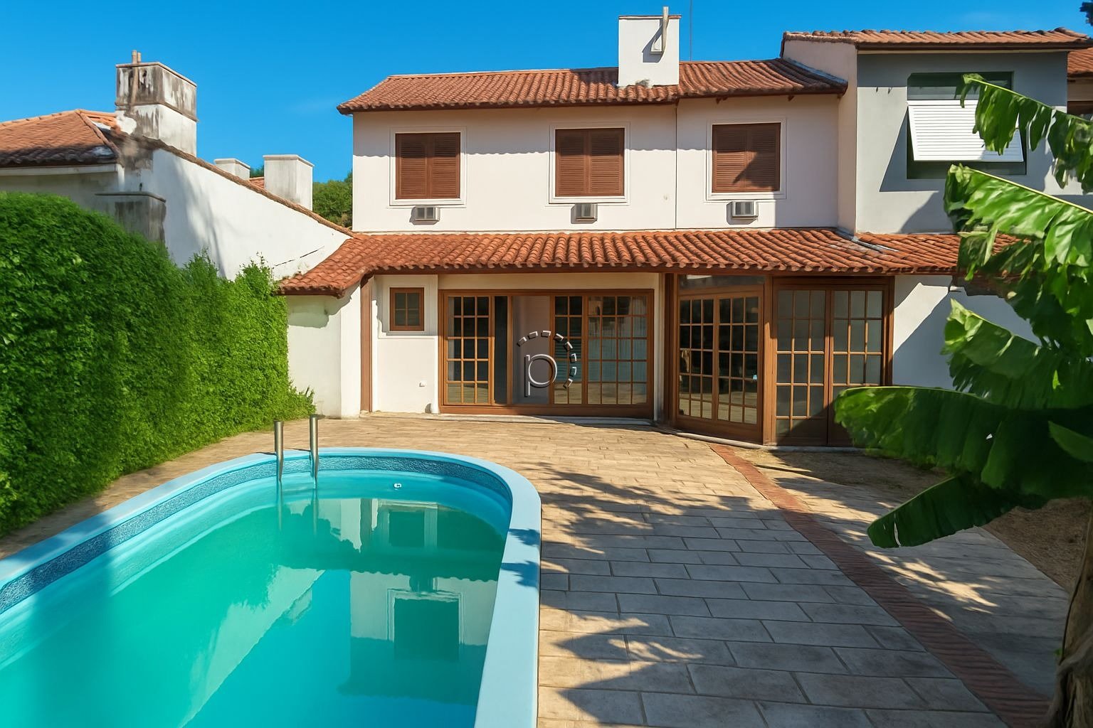 Casa à venda com 180m², 3 quartos, 1 suíte, 2 vagas no bairro Espirito Santo em Porto Alegre