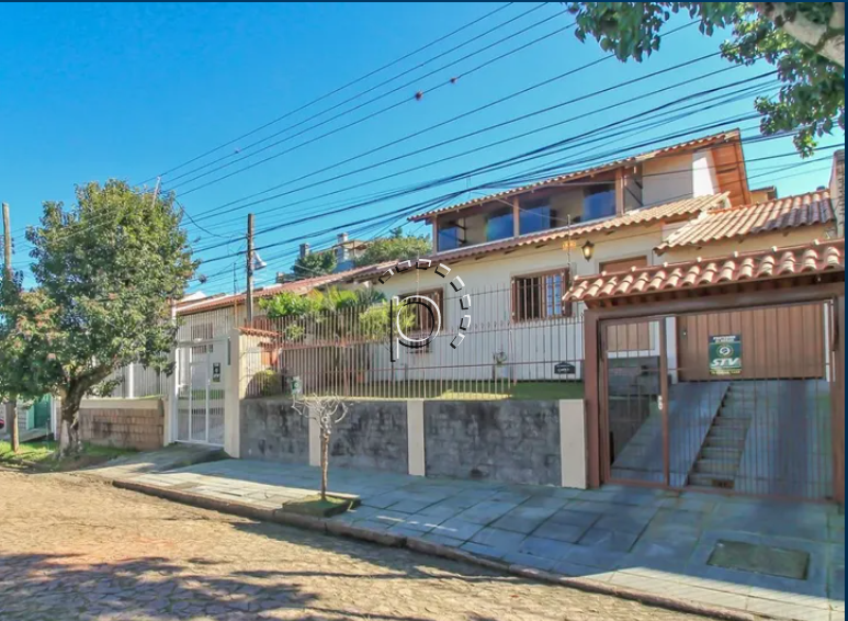 Casa à venda com 306m², 3 quartos, 1 suíte, 3 vagas no bairro Tristeza em Porto Alegre