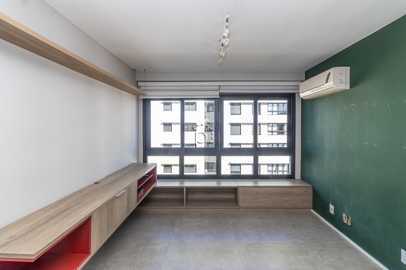 Apartamento à venda com 65m², 2 quartos, 1 vaga no bairro Camaquã em Porto Alegre