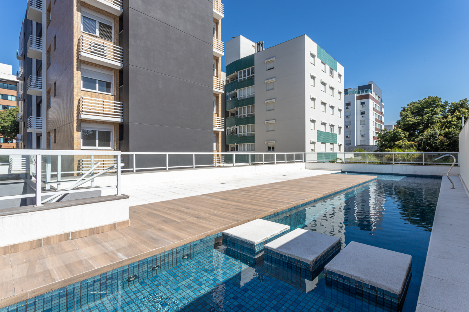 Apartamento à venda com 86m², 3 quartos, 2 suítes, 2 vagas no bairro Tristeza em Porto Alegre