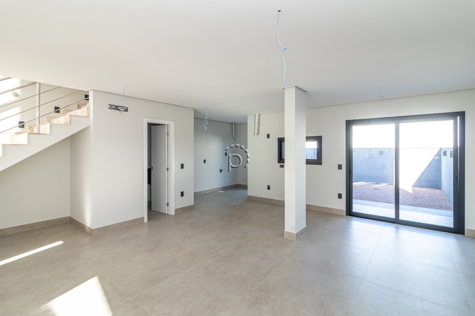 Casa em Condomínio à venda com 140m², 3 quartos, 1 suíte, 2 vagas no bairro Hípica em Porto Alegre