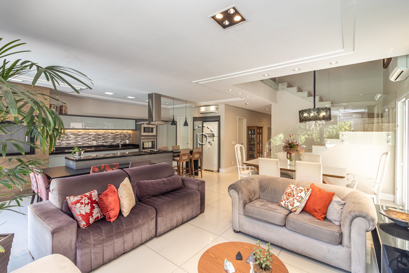 Casa em Condomínio à venda com 220m², 4 quartos, 4 suítes, 3 vagas no bairro Terra Ville em Porto Alegre