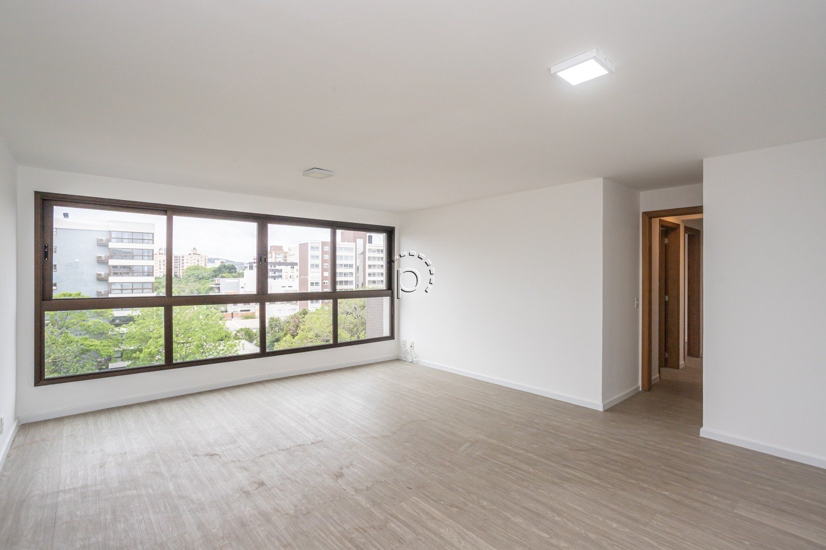 Apartamento à venda com 91m², 3 quartos, 1 suíte, 2 vagas no bairro Tristeza em Porto Alegre