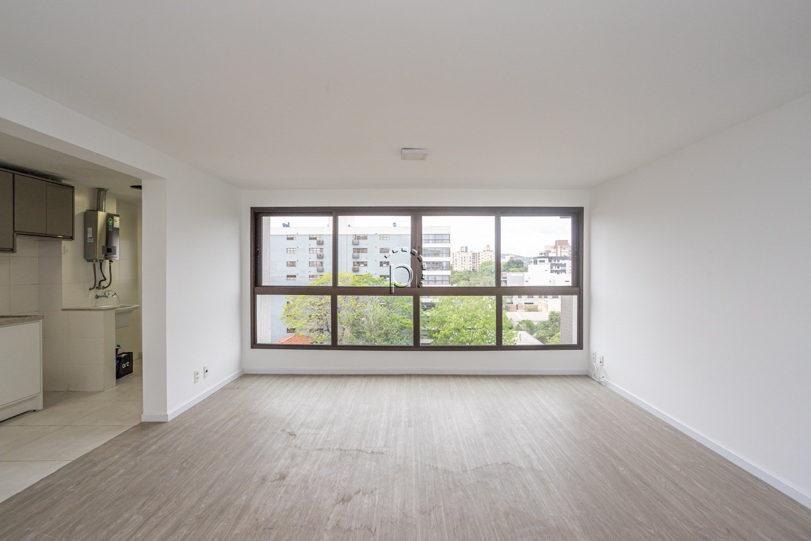 Apartamento à venda com 91m², 3 quartos, 1 suíte, 2 vagas no bairro Tristeza em Porto Alegre - Foto 2