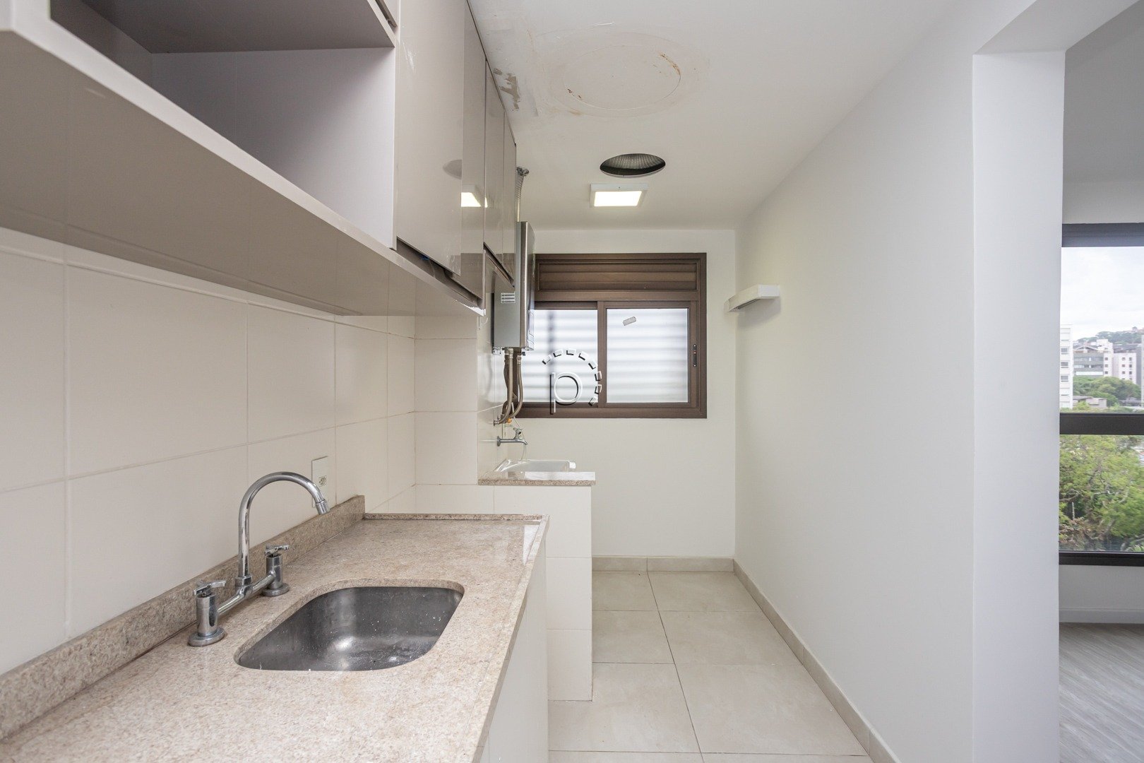 Apartamento à venda com 91m², 3 quartos, 1 suíte, 2 vagas no bairro Tristeza em Porto Alegre - Foto 9
