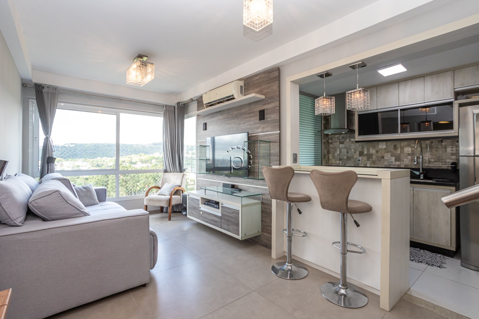 Cobertura à venda com 135m², 3 quartos, 1 suíte, 2 vagas no bairro Cavalhada em Porto Alegre