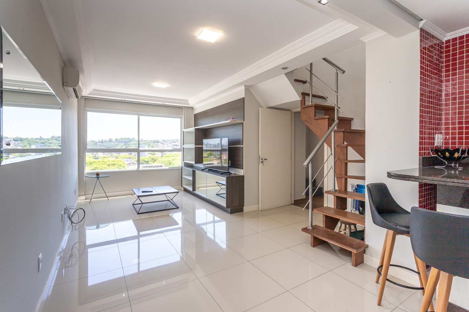 Cobertura à venda com 135m², 1 quarto, 1 suíte, 1 vaga no bairro Partenon em Porto Alegre