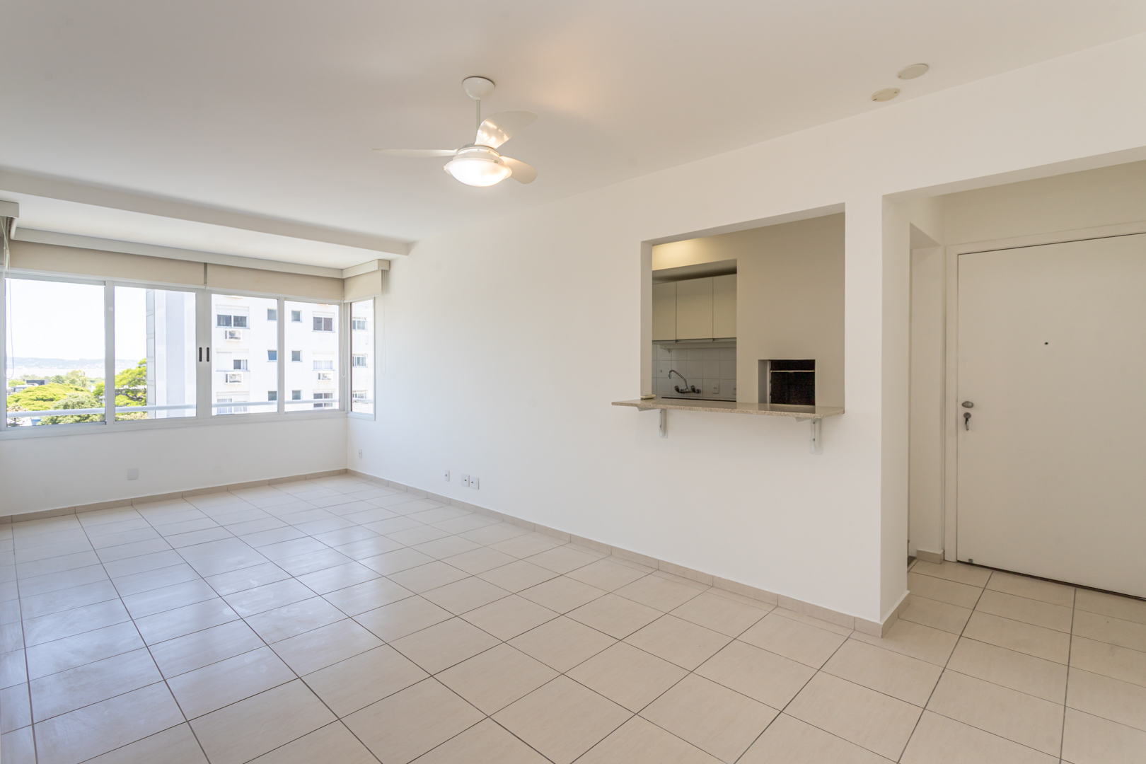 Apartamento para alugar com 86m², 3 quartos no bairro Tristeza em Porto Alegre