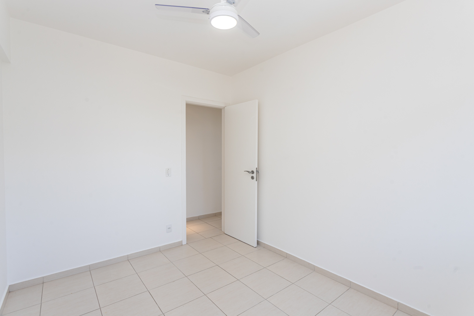 Apartamento para alugar com 86m², 3 quartos no bairro Tristeza em Porto Alegre - Foto 12