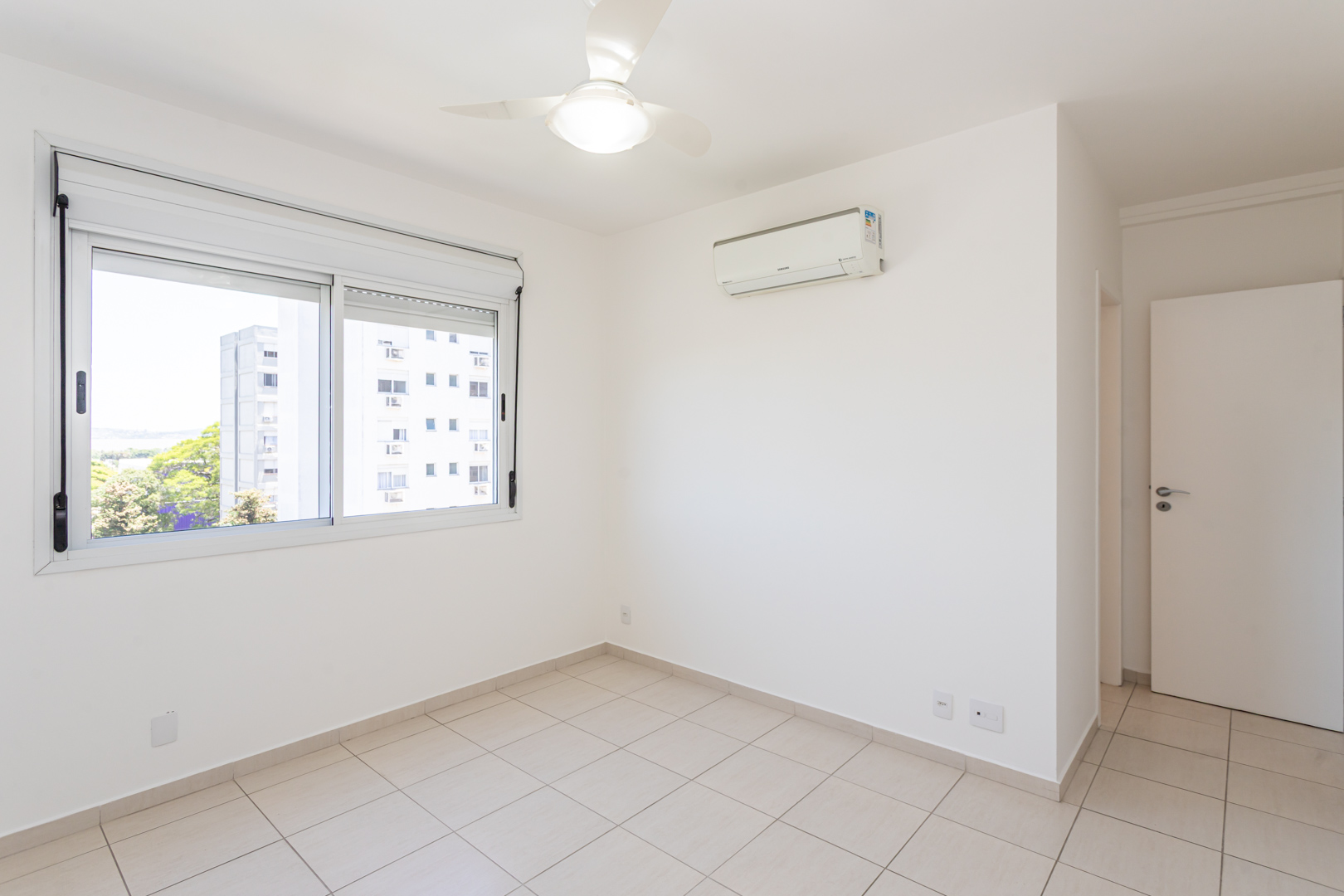 Apartamento para alugar com 86m², 3 quartos no bairro Tristeza em Porto Alegre - Foto 28