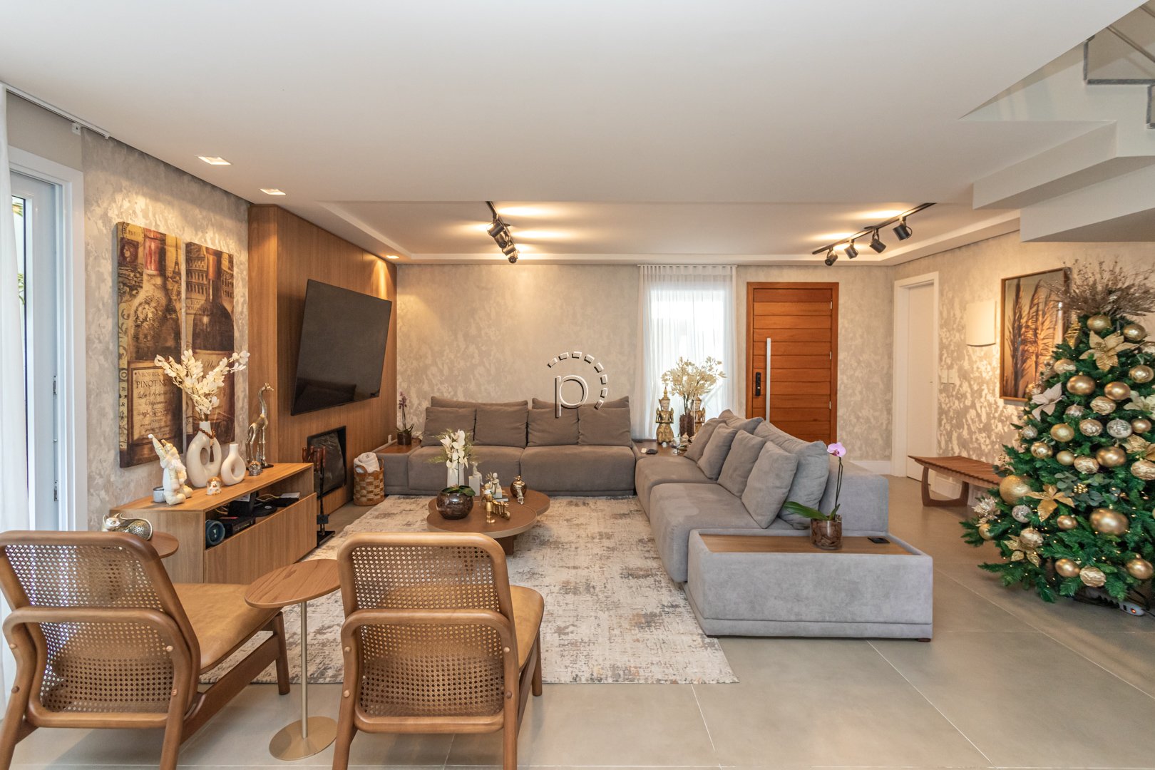 Casa em Condomínio à venda com 300m², 4 quartos, 4 suítes, 3 vagas no bairro Pedra Redonda em Porto Alegre