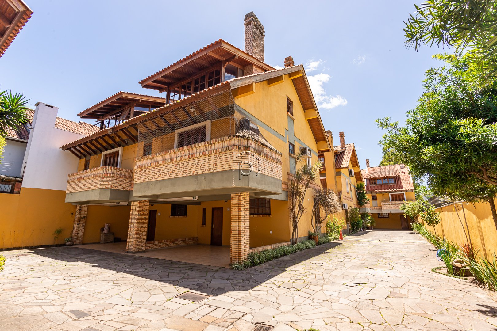 Casa em Condomínio à venda com 175m², 3 quartos no bairro Pedra Redonda em Porto Alegre