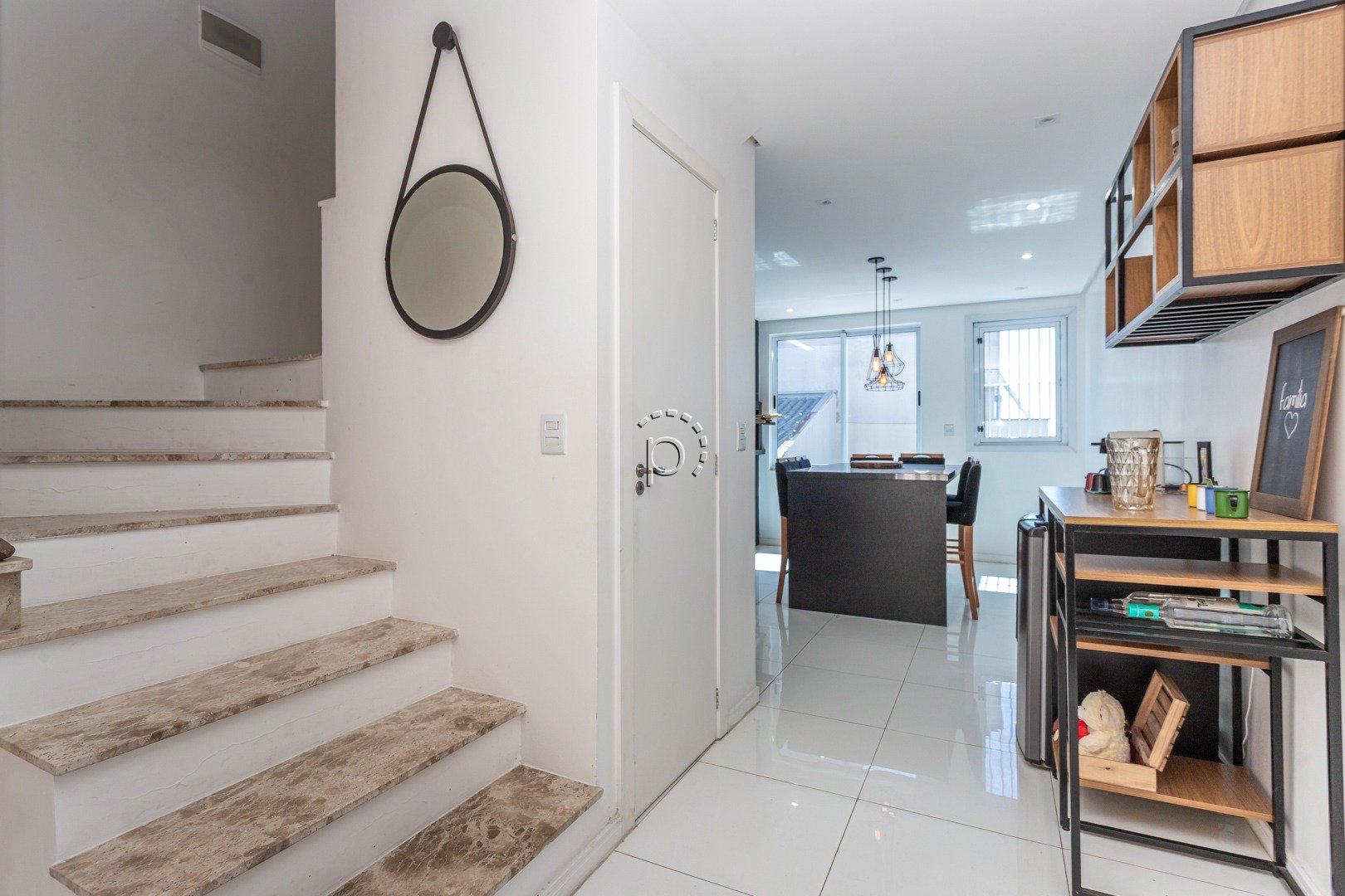 Casa para alugar com 180m², 3 quartos, 3 suítes, 3 vagas no bairro Guarujá em Porto Alegre - Foto 7