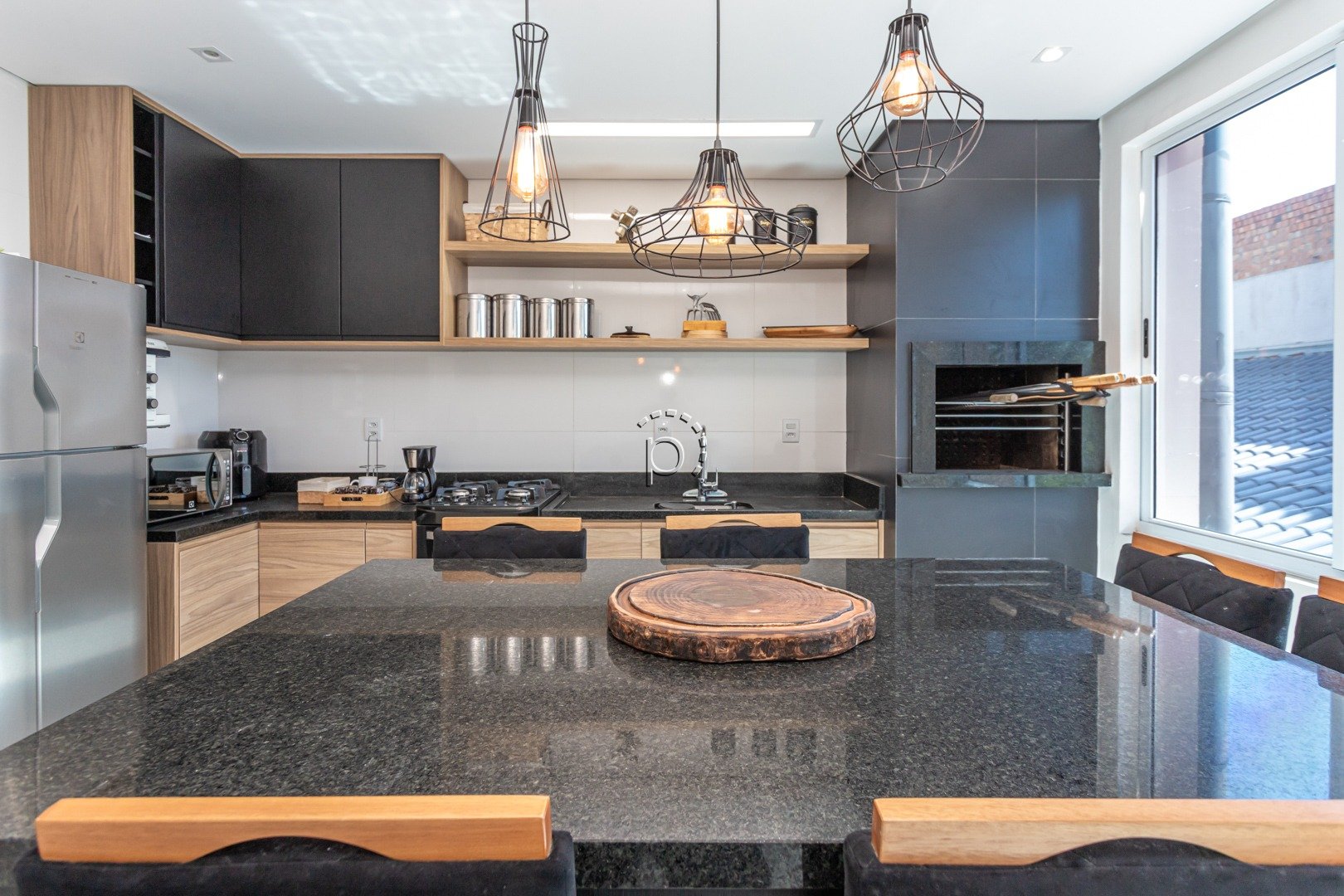 Casa para alugar com 180m², 3 quartos, 3 suítes, 3 vagas no bairro Guarujá em Porto Alegre - Foto 9