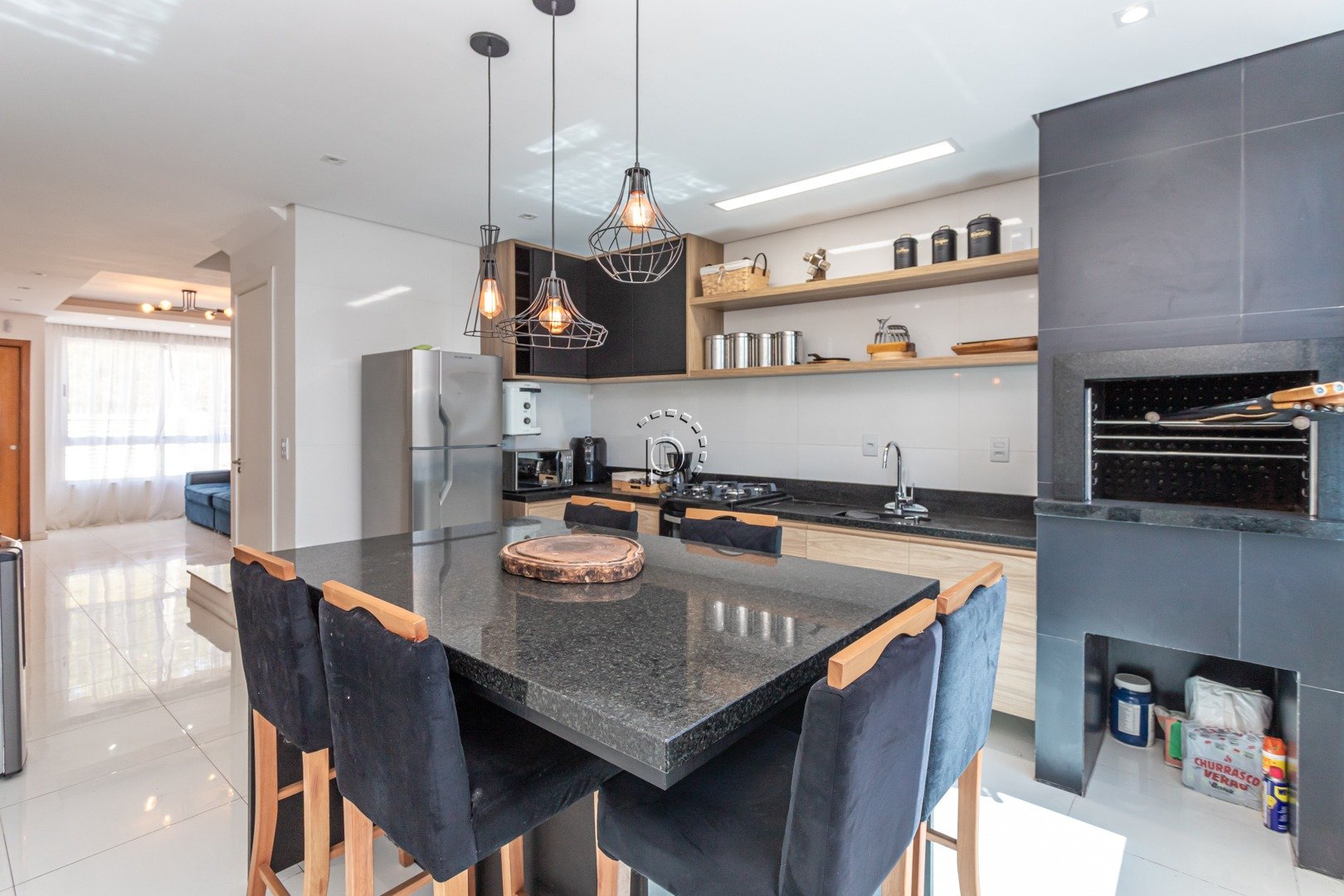 Casa para alugar com 180m², 3 quartos, 3 suítes, 3 vagas no bairro Guarujá em Porto Alegre - Foto 10