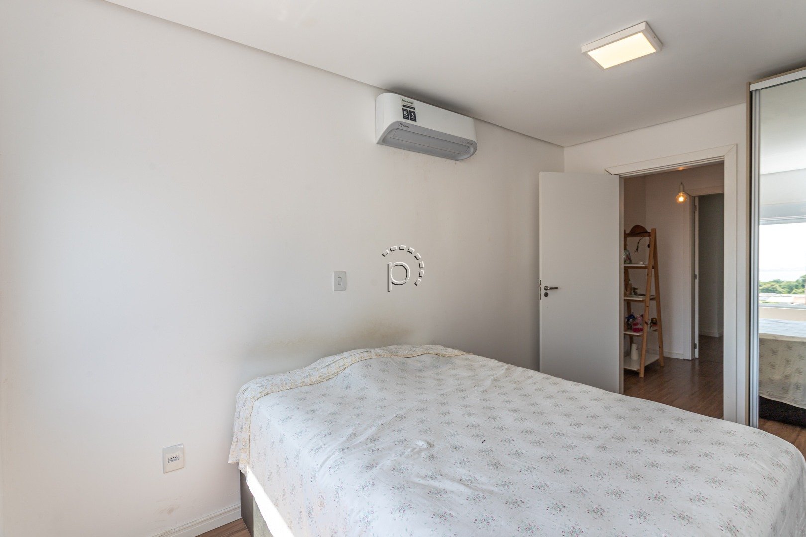 Casa para alugar com 180m², 3 quartos, 3 suítes, 3 vagas no bairro Guarujá em Porto Alegre - Foto 16