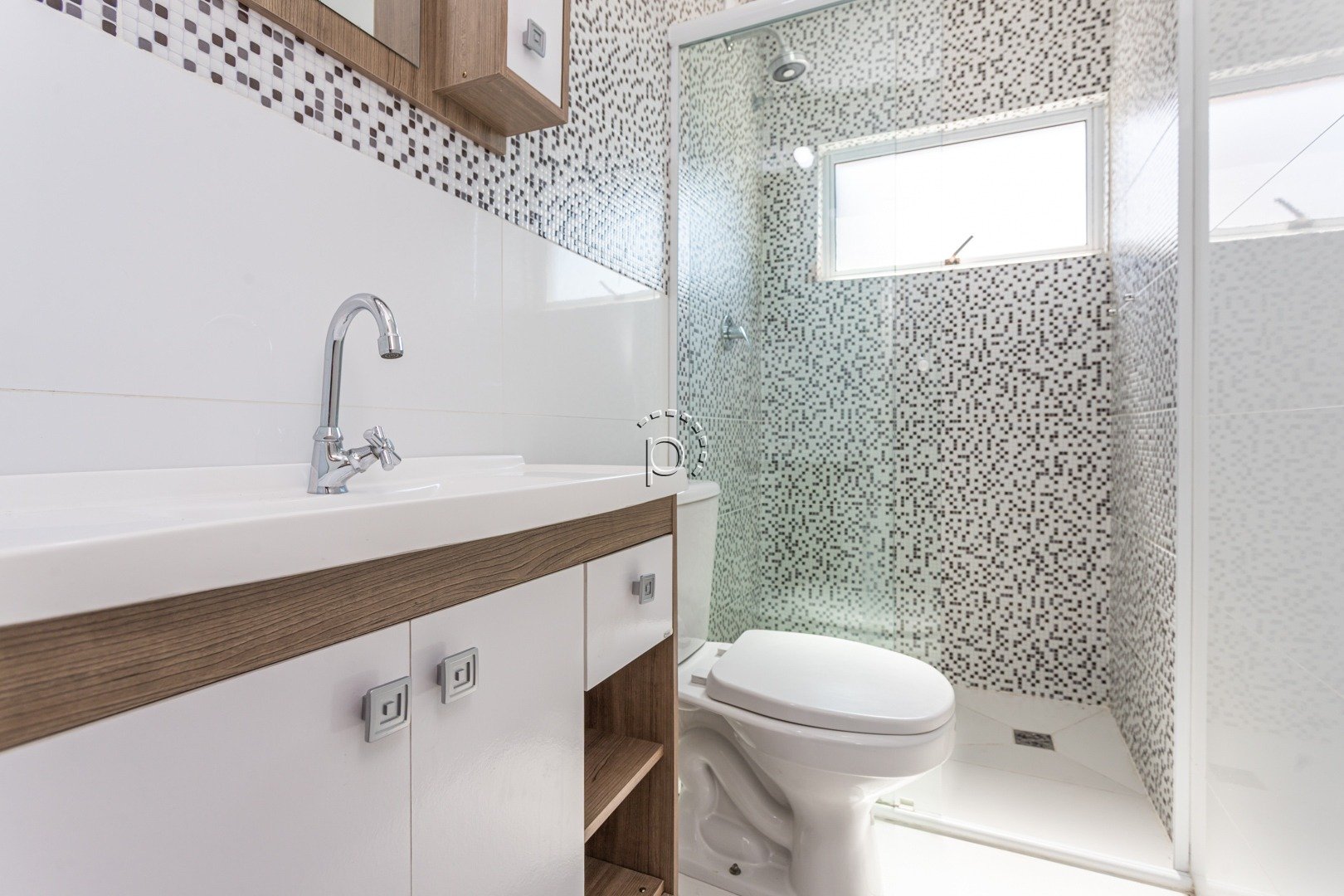 Casa para alugar com 180m², 3 quartos, 3 suítes, 3 vagas no bairro Guarujá em Porto Alegre - Foto 18