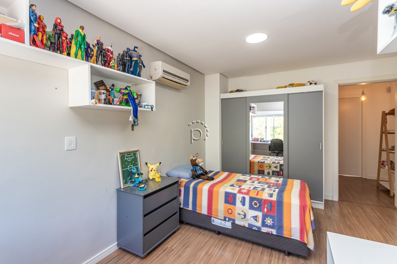 Casa para alugar com 180m², 3 quartos, 3 suítes, 3 vagas no bairro Guarujá em Porto Alegre - Foto 23