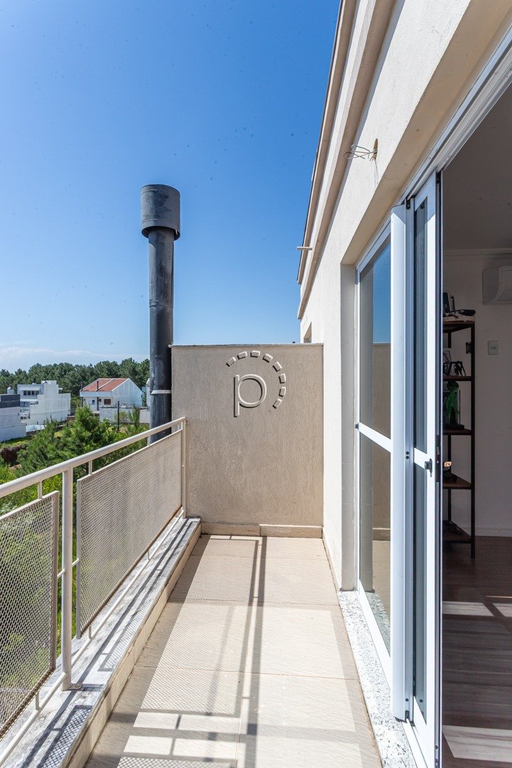 Casa para alugar com 180m², 3 quartos, 3 suítes, 3 vagas no bairro Guarujá em Porto Alegre - Foto 31