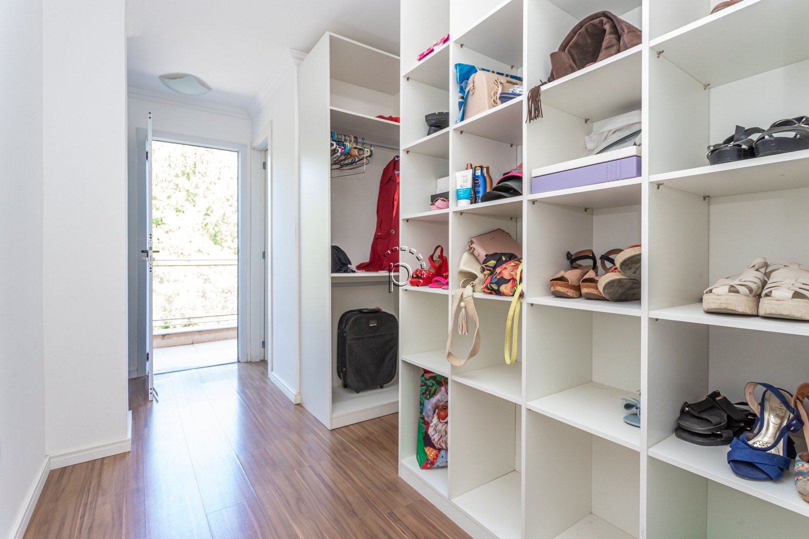 Casa para alugar com 180m², 3 quartos, 3 suítes, 3 vagas no bairro Guarujá em Porto Alegre - Foto 37