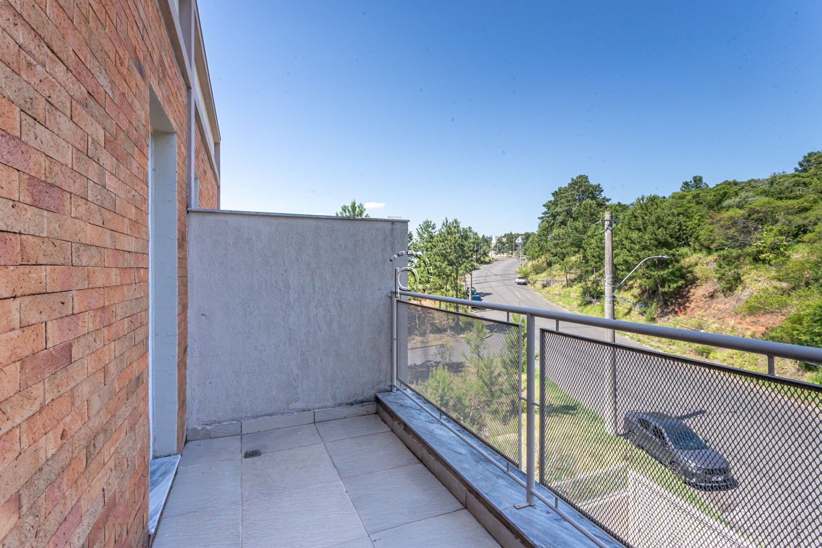 Casa para alugar com 180m², 3 quartos, 3 suítes, 3 vagas no bairro Guarujá em Porto Alegre - Foto 40