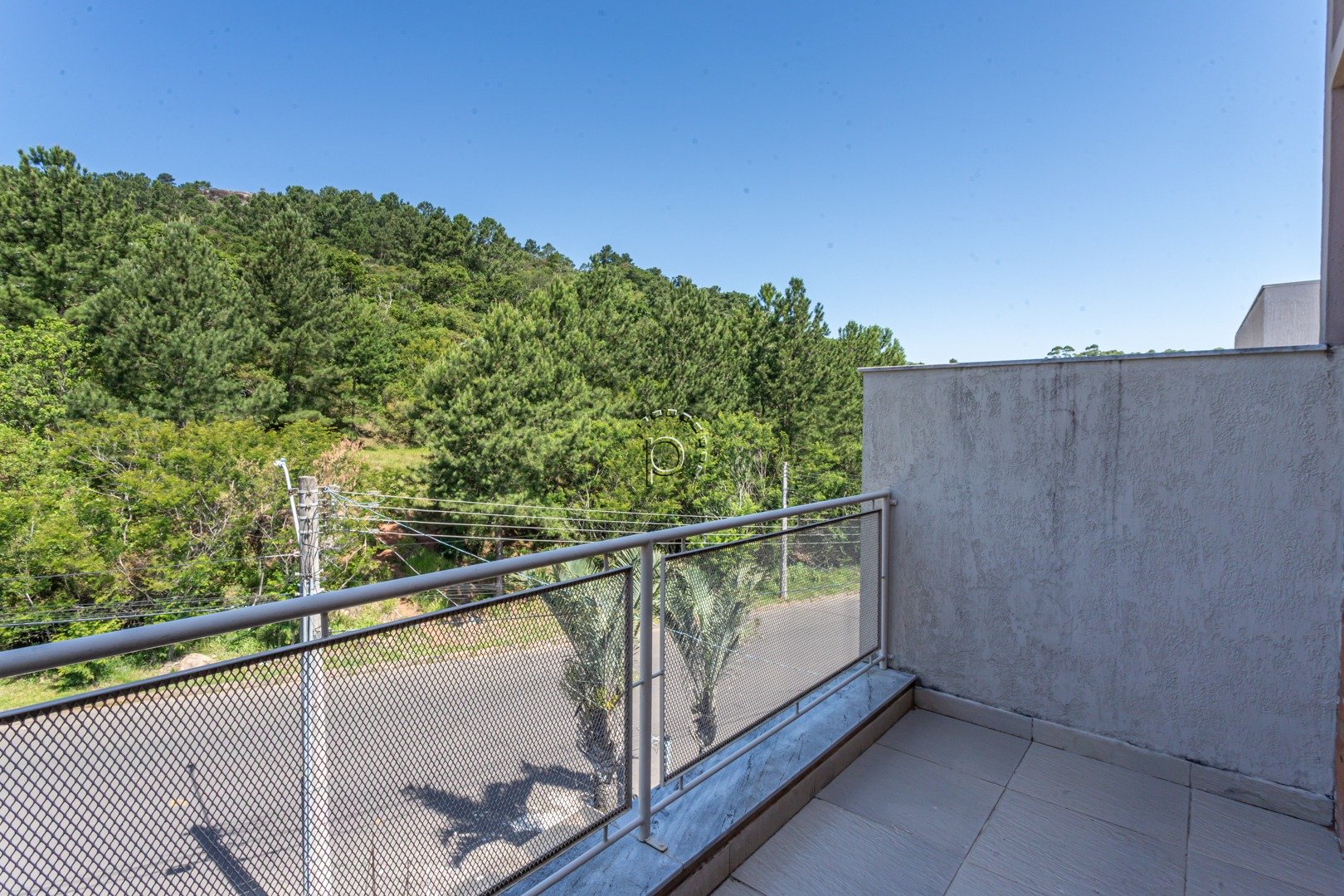 Casa para alugar com 180m², 3 quartos, 3 suítes, 3 vagas no bairro Guarujá em Porto Alegre - Foto 41