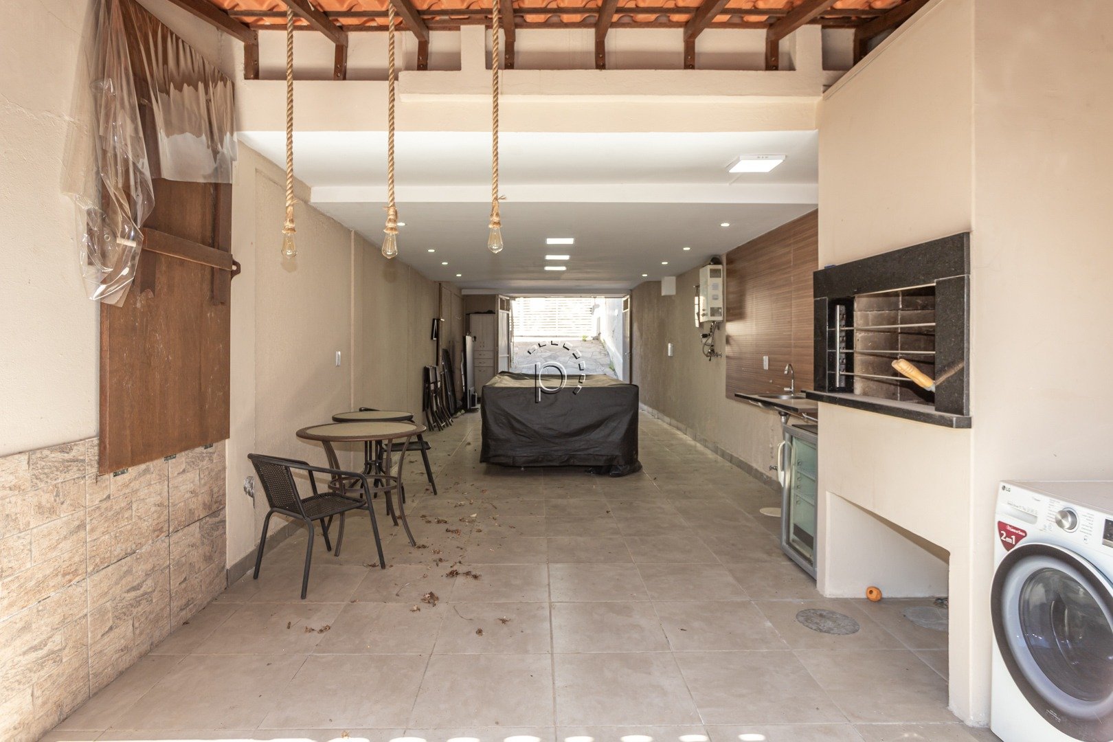 Casa para alugar com 180m², 3 quartos, 3 suítes, 3 vagas no bairro Guarujá em Porto Alegre - Foto 46