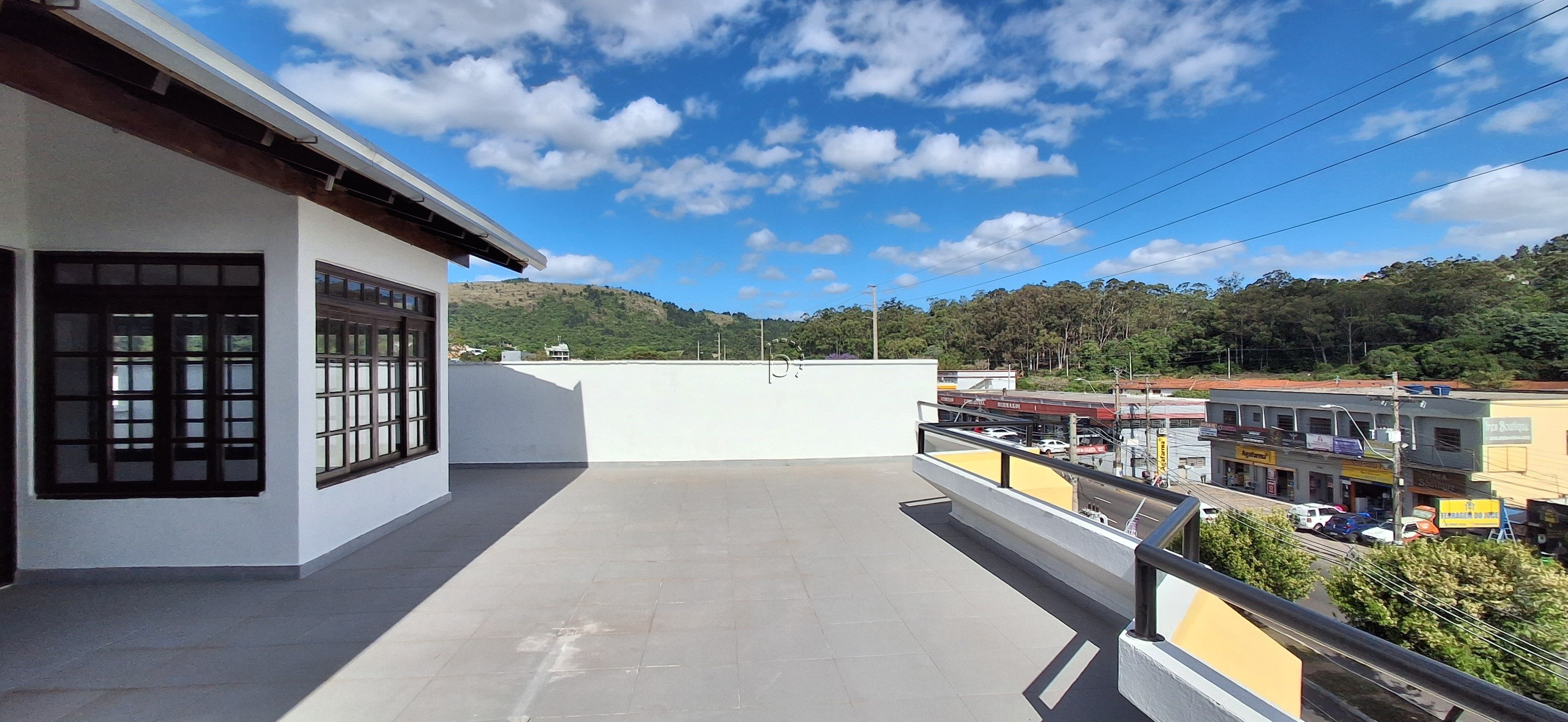 Cobertura para alugar com 200m², 3 quartos, 1 suíte, 2 vagas no bairro Cavalhada em Porto Alegre - Foto 1