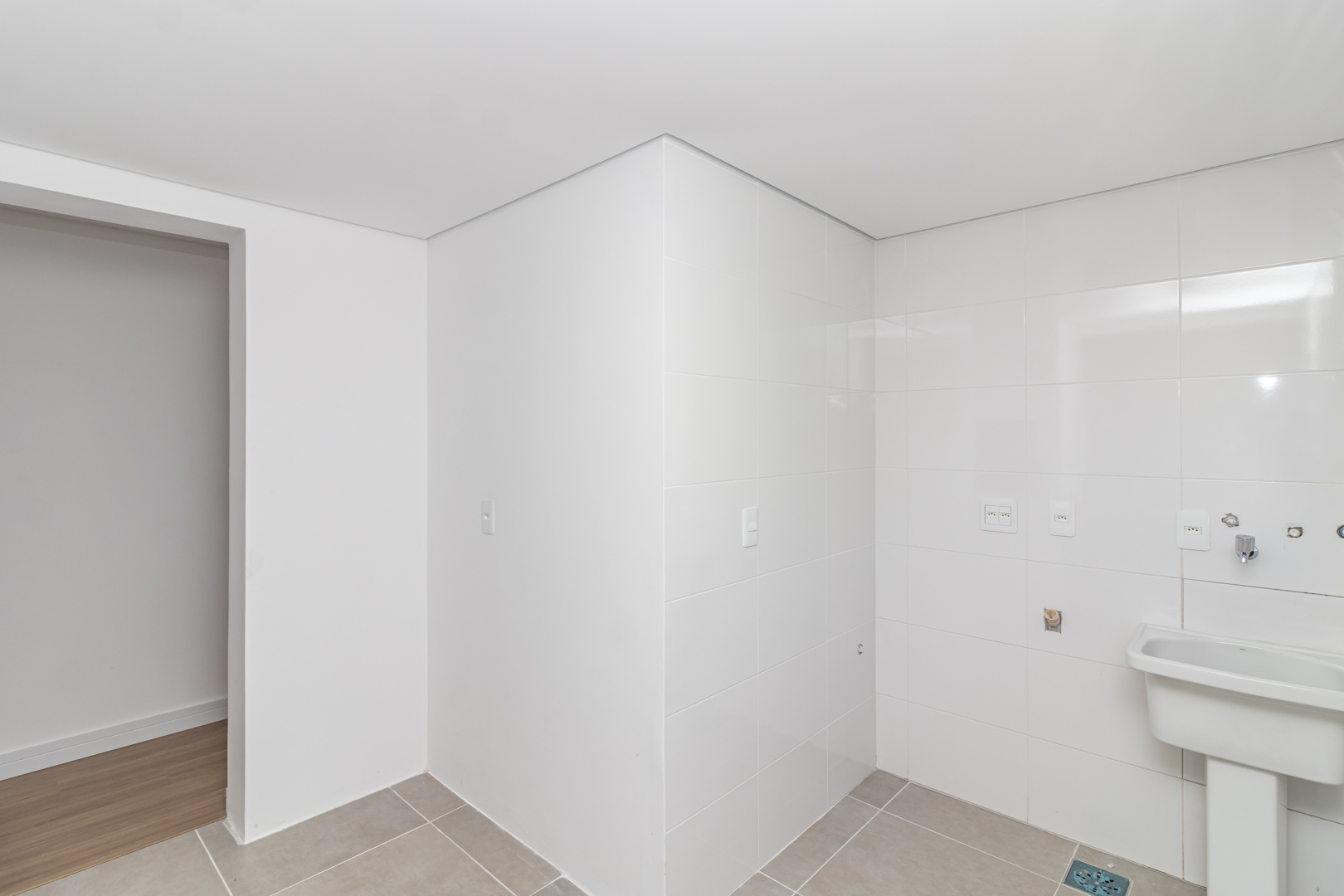 Apartamento para alugar com 86m², 2 quartos, 3 suítes, 2 vagas no bairro Tristeza em Porto Alegre - Foto 10