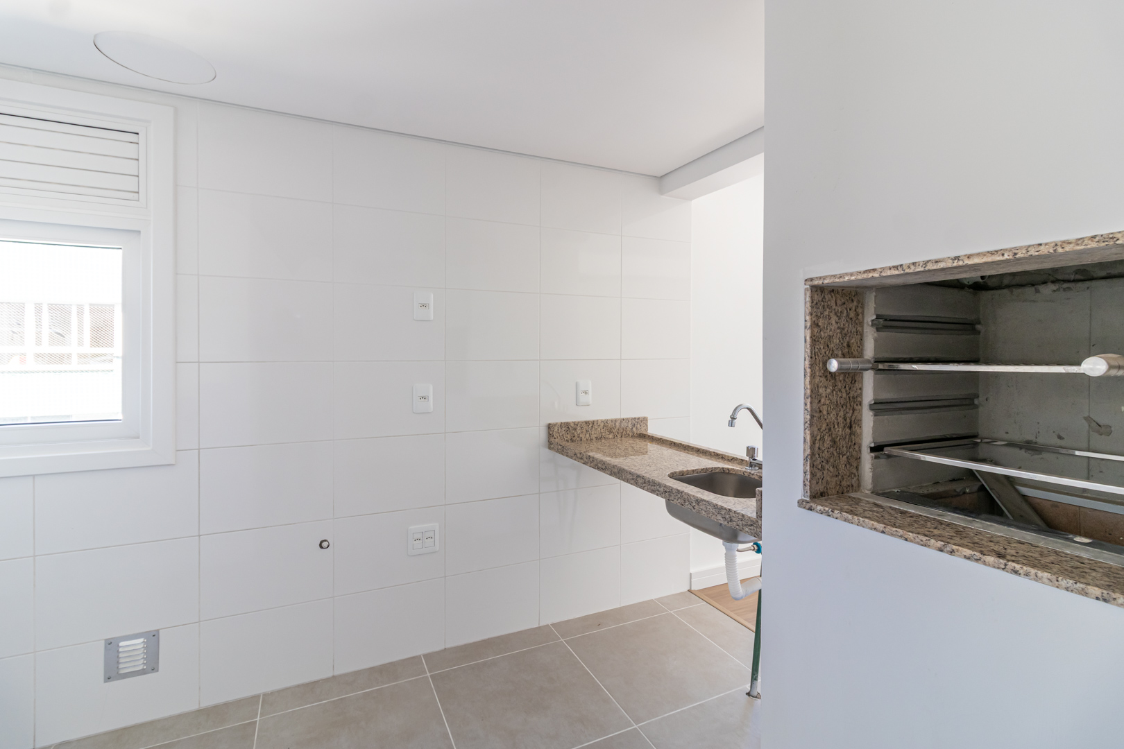 Apartamento para alugar com 86m², 2 quartos, 3 suítes, 2 vagas no bairro Tristeza em Porto Alegre - Foto 9