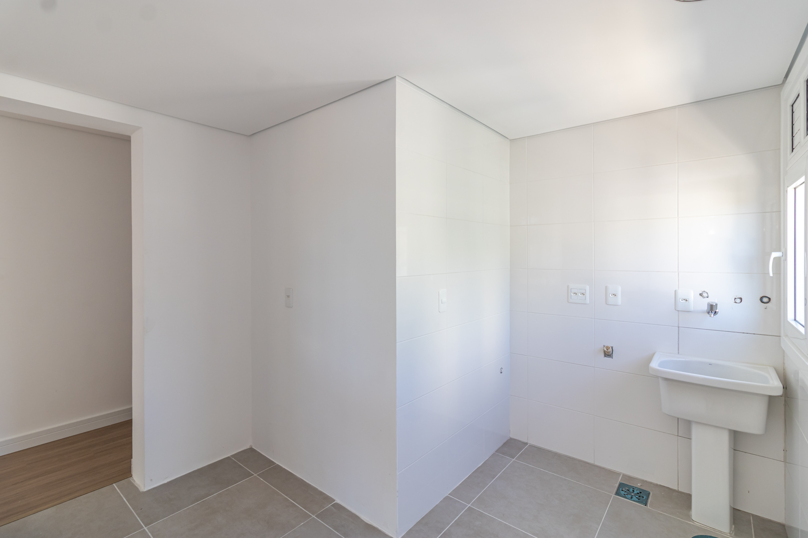 Apartamento para alugar com 86m², 2 quartos, 3 suítes, 2 vagas no bairro Tristeza em Porto Alegre - Foto 11