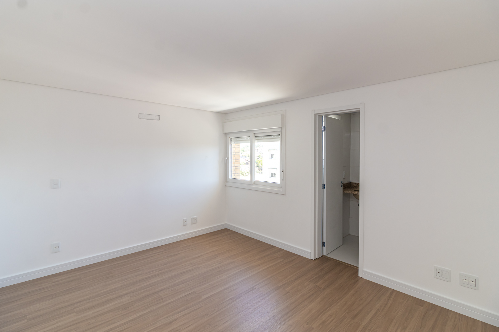 Apartamento para alugar com 86m², 2 quartos, 3 suítes, 2 vagas no bairro Tristeza em Porto Alegre - Foto 12