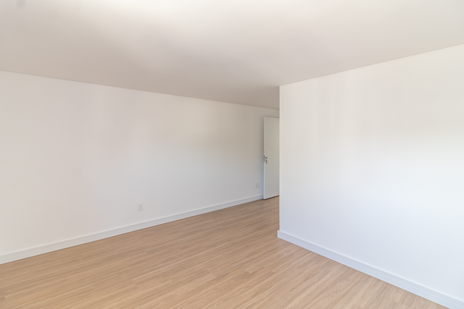 Apartamento para alugar com 86m², 2 quartos, 3 suítes, 2 vagas no bairro Tristeza em Porto Alegre - Foto 14