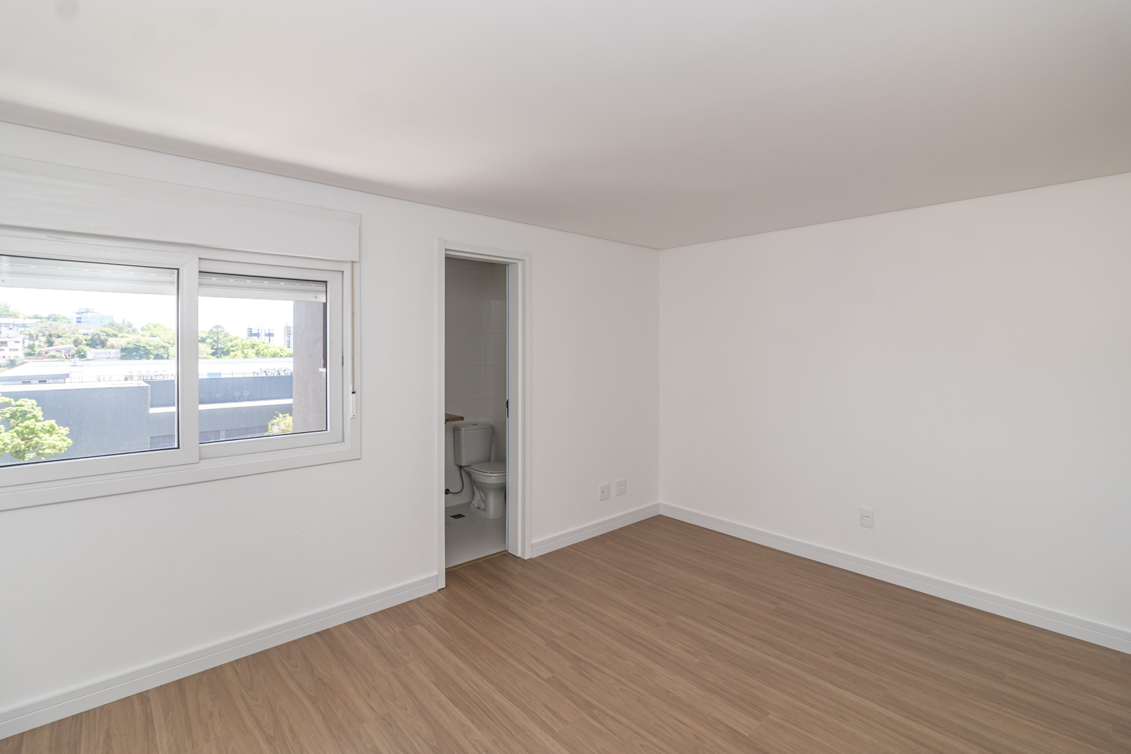 Apartamento para alugar com 86m², 2 quartos, 3 suítes, 2 vagas no bairro Tristeza em Porto Alegre - Foto 15