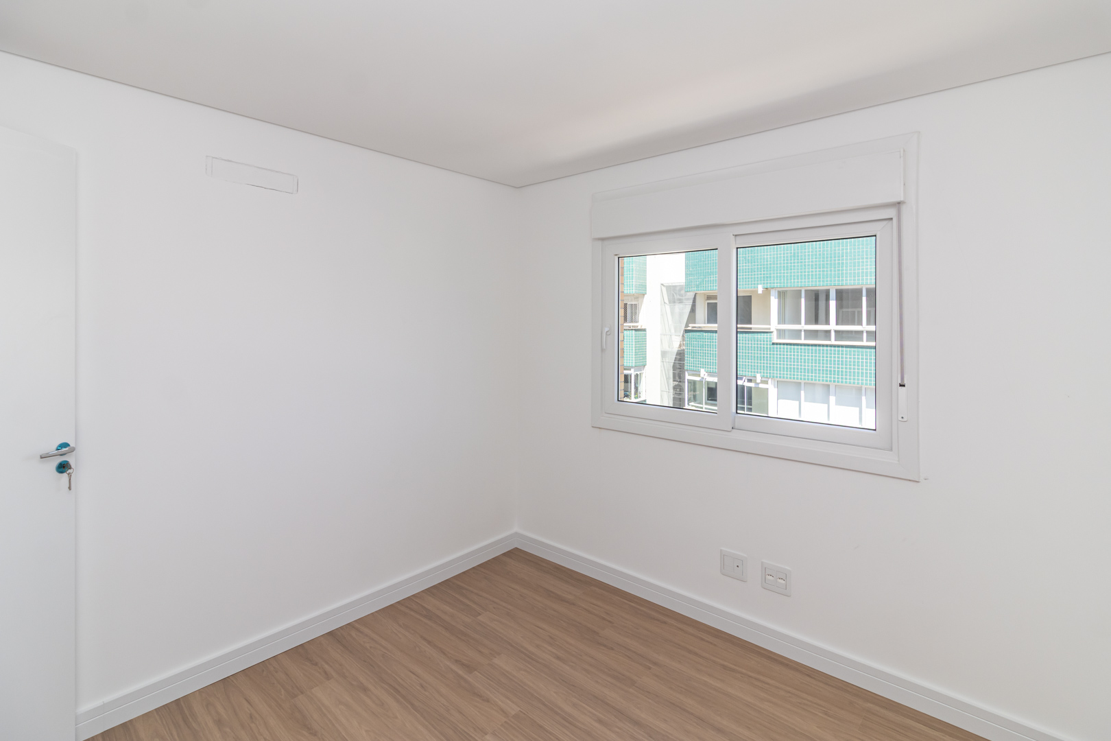 Apartamento para alugar com 86m², 2 quartos, 3 suítes, 2 vagas no bairro Tristeza em Porto Alegre - Foto 18