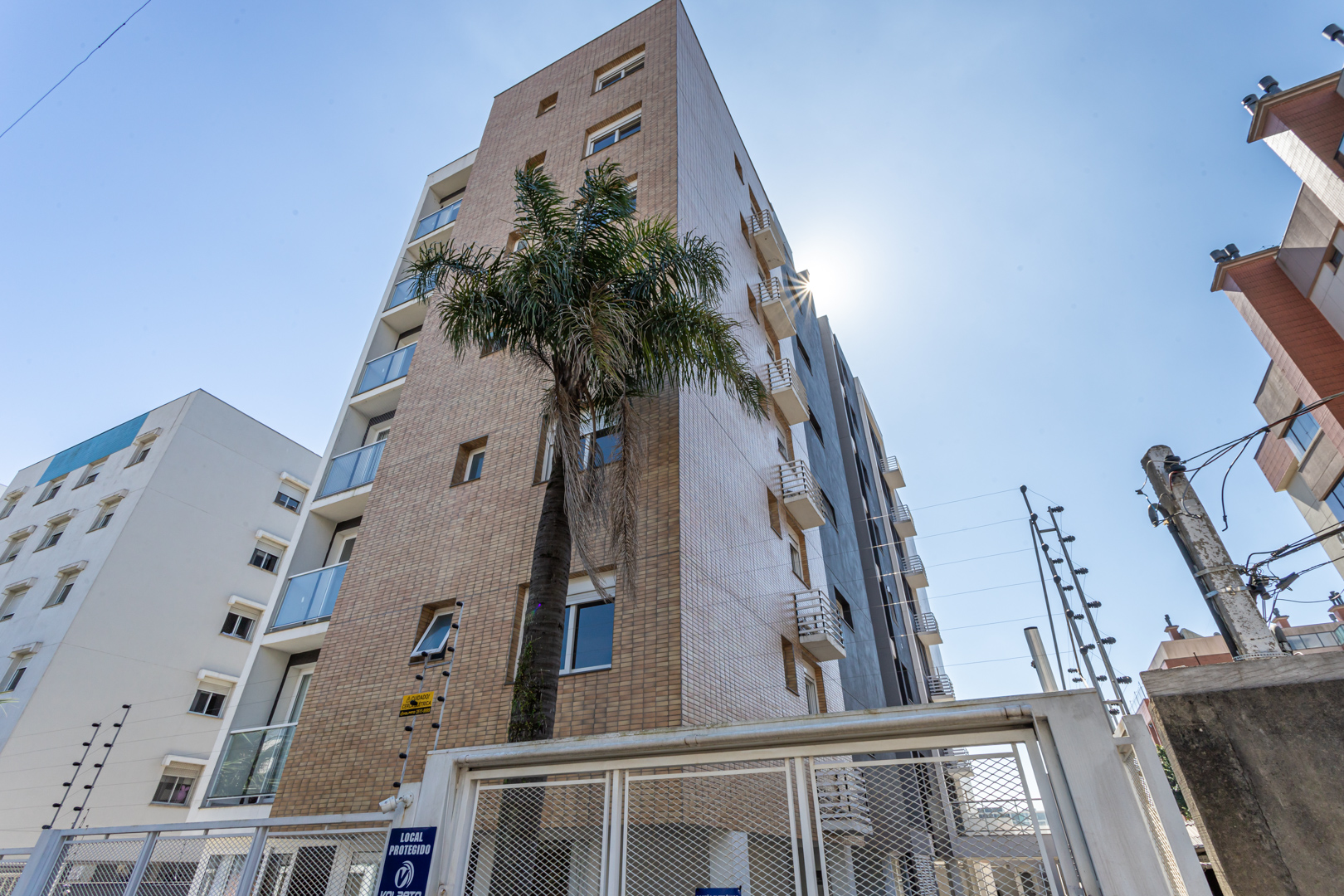 Apartamento para alugar com 86m², 2 quartos, 3 suítes, 2 vagas no bairro Tristeza em Porto Alegre