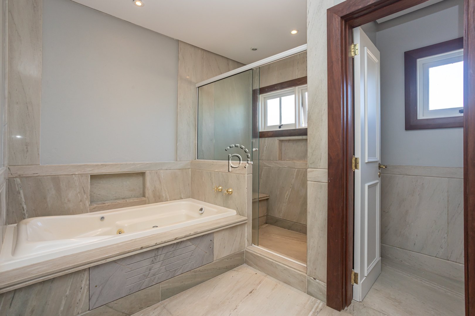 Casa em Condomínio à venda com 491m², 4 quartos, 4 suítes, 4 vagas no bairro Terra Ville em Porto Alegre - Foto 32